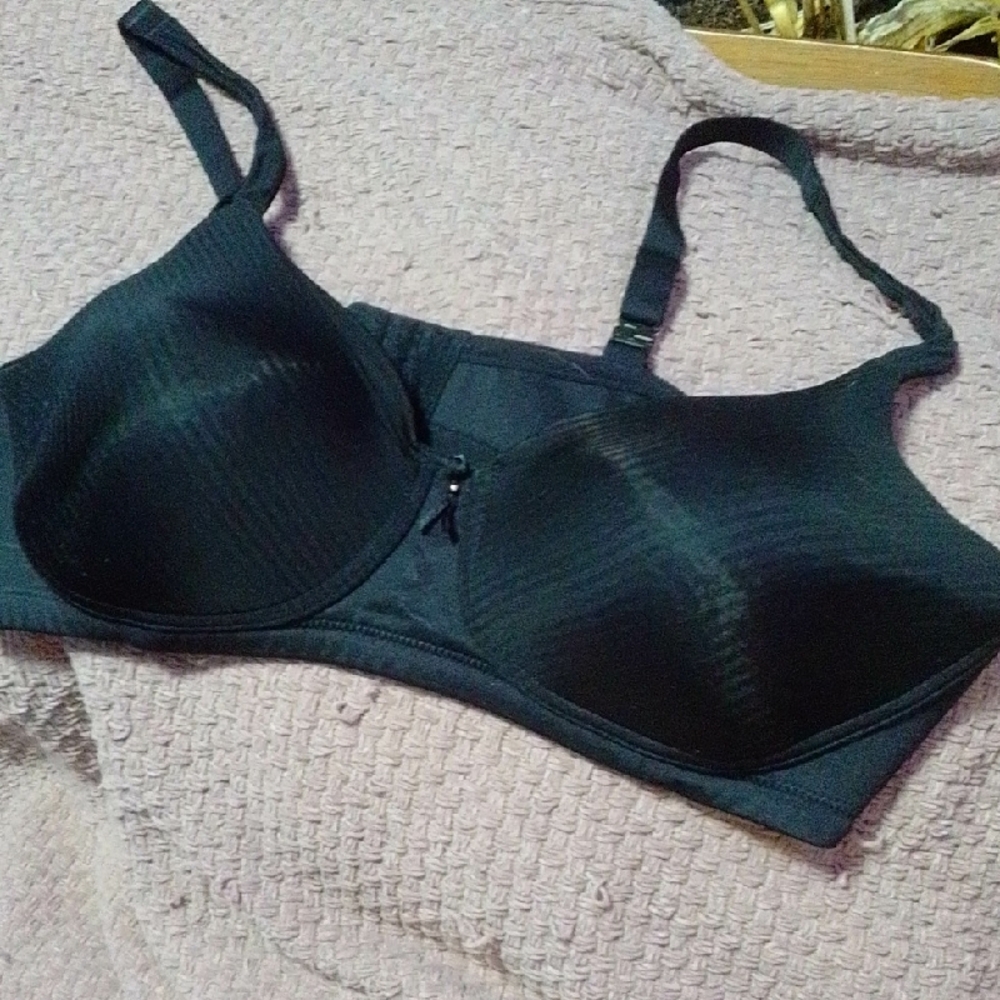 Vanity Fair Classic Black Bra